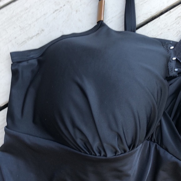 NWOT CACIQUE Balconette Swim Black Tankini top
Gold Hardware Built in Bra 44DDD - Picture 6 of 16